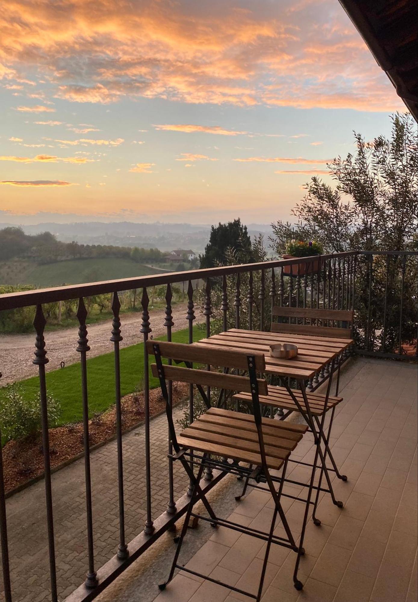 Tenuta Agricola La Cava- Cantina E Agriturismo San Damiano dʼAsti Dış mekan fotoğraf