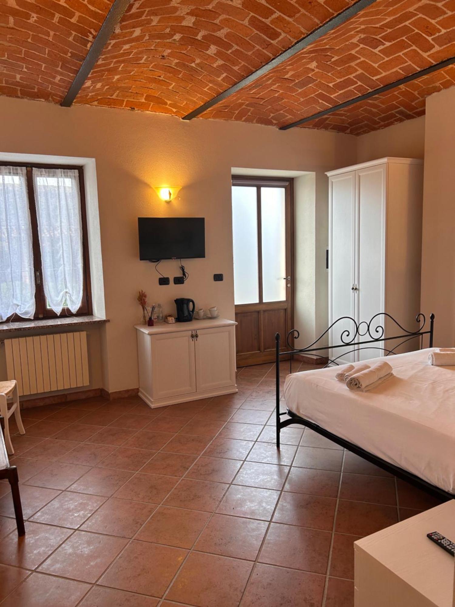 Tenuta Agricola La Cava- Cantina E Agriturismo San Damiano dʼAsti Dış mekan fotoğraf