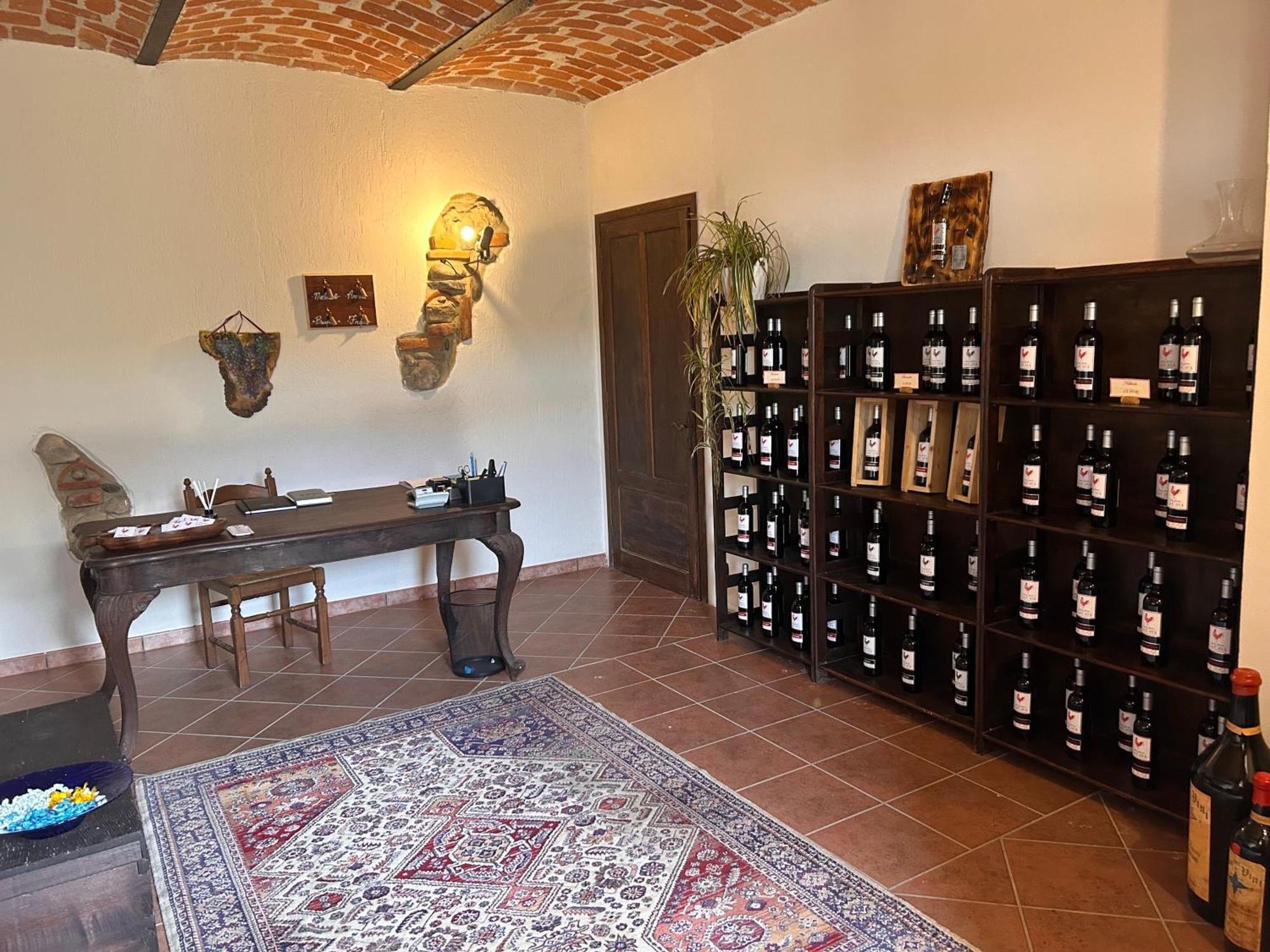 Tenuta Agricola La Cava- Cantina E Agriturismo San Damiano dʼAsti Dış mekan fotoğraf
